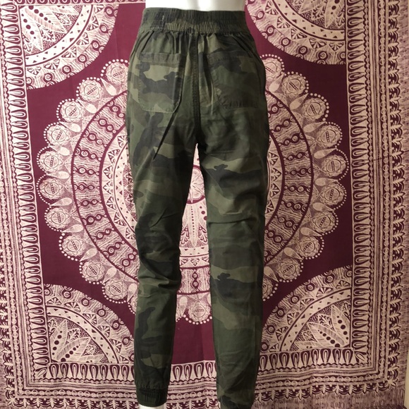 Hollister Ultra High-Rise Jogger - Picture 4 of 8